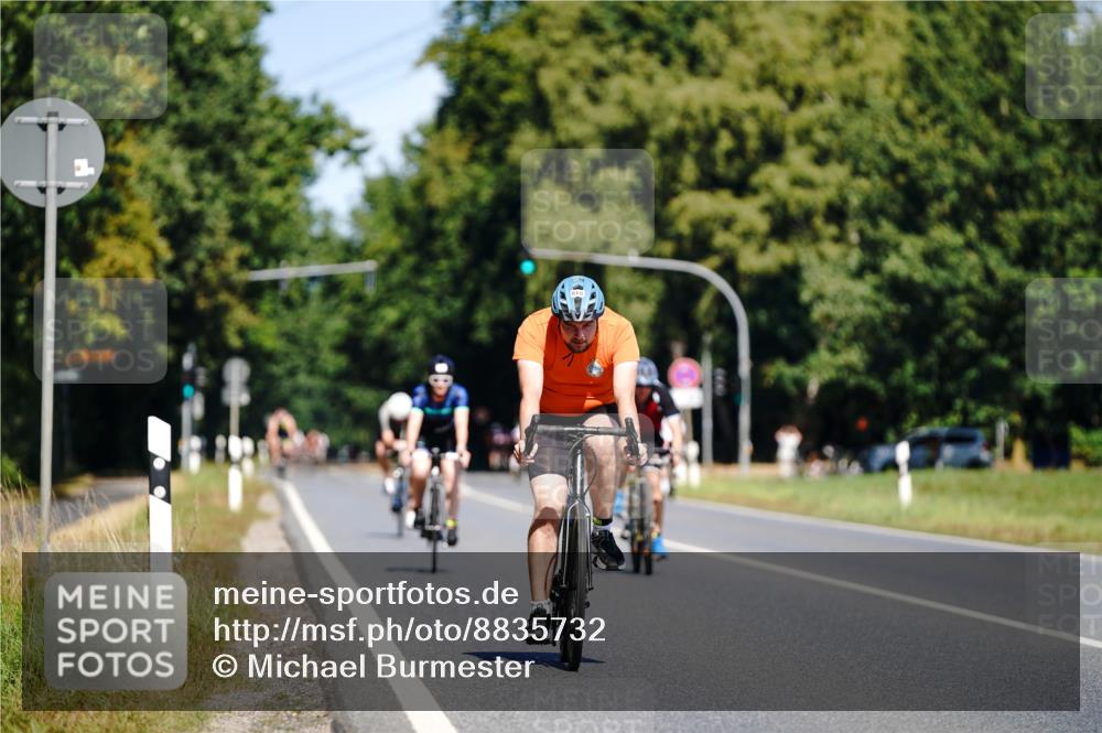 07.09.2025 - 19. Norderstedt Triathlon Michael Burmester http://msf.ph/oto/8835732 07.09.2025 12:35:47 Radfahren 810 meine-sportfotos.de