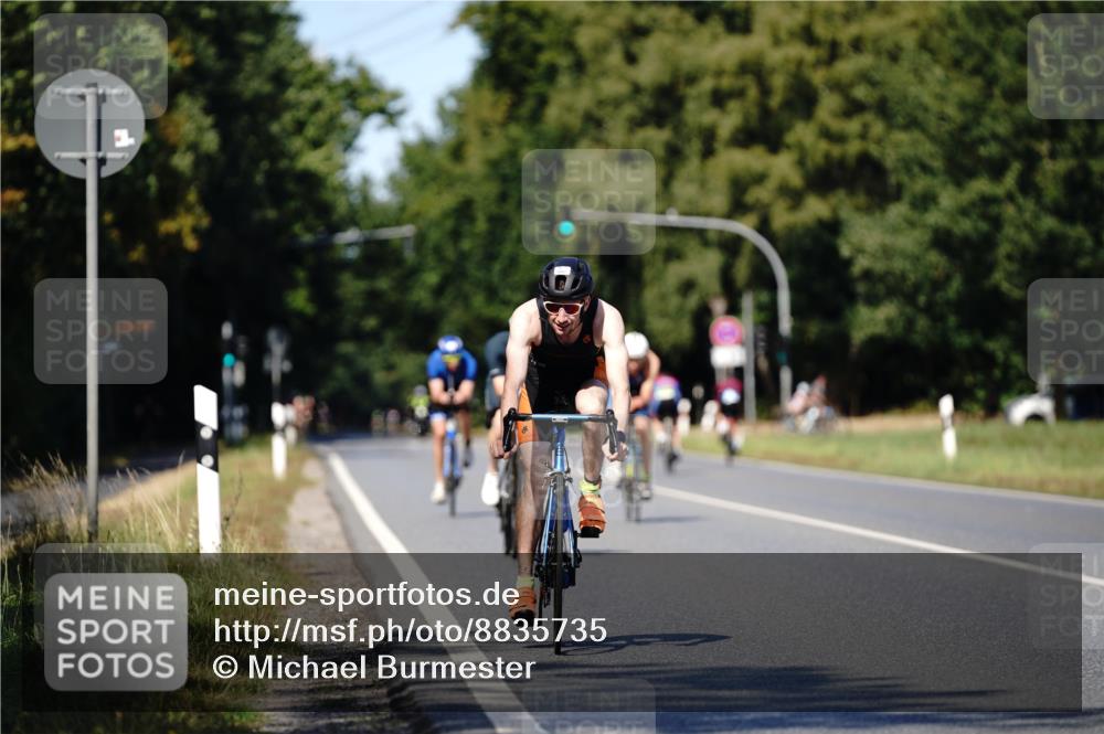 07.09.2025 - 19. Norderstedt Triathlon Michael Burmester http://msf.ph/oto/8835735 07.09.2025 13:55:30 Radfahren 392, 398, 1002 meine-sportfotos.de