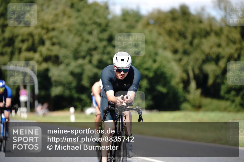 07.09.2025 - 19. Norderstedt Triathlon Michael Burmester http://msf.ph/oto/8835742 07.09.2025 13:55:32 Radfahren 392, 398, 1002, 1009 meine-sportfotos.de