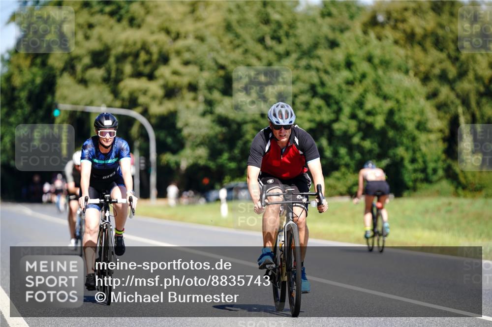 07.09.2025 - 19. Norderstedt Triathlon Michael Burmester http://msf.ph/oto/8835743 07.09.2025 12:35:49 Radfahren 283, 786, 810 meine-sportfotos.de