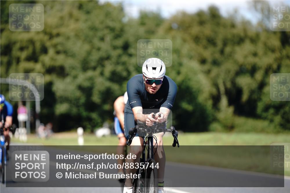 07.09.2025 - 19. Norderstedt Triathlon Michael Burmester http://msf.ph/oto/8835744 07.09.2025 13:55:32 Radfahren 392, 398, 1002, 1009 meine-sportfotos.de