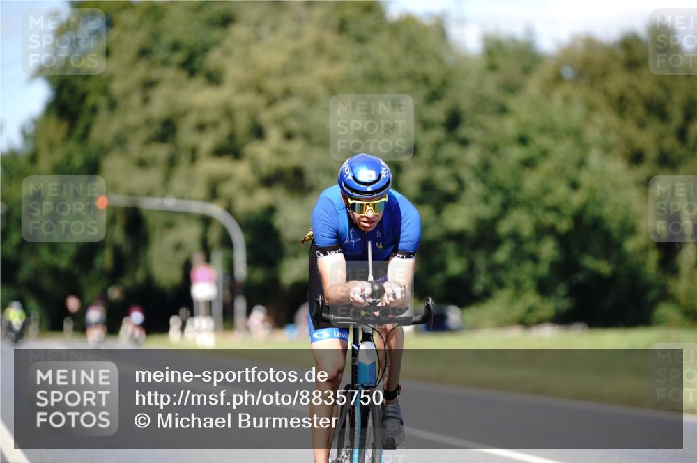 07.09.2025 - 19. Norderstedt Triathlon Michael Burmester http://msf.ph/oto/8835750 07.09.2025 13:55:34 Radfahren 392, 398, 1002, 1009 meine-sportfotos.de