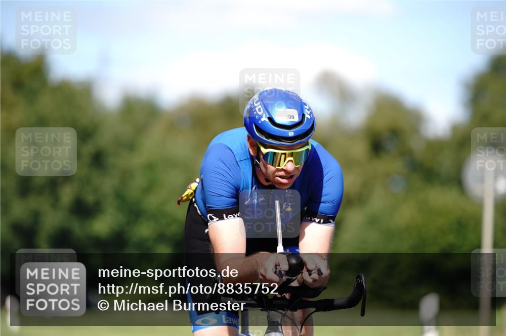 07.09.2025 - 19. Norderstedt Triathlon Michael Burmester http://msf.ph/oto/8835752 07.09.2025 13:55:35 Radfahren 392, 398, 1002, 1009 meine-sportfotos.de