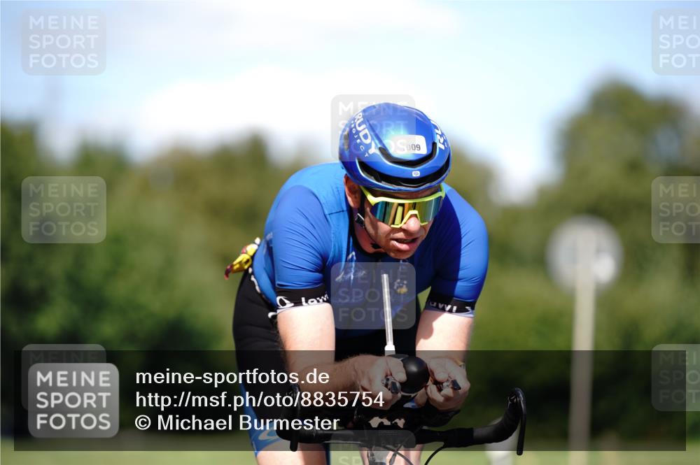 07.09.2025 - 19. Norderstedt Triathlon Michael Burmester http://msf.ph/oto/8835754 07.09.2025 13:55:35 Radfahren 392, 398, 1002, 1009 meine-sportfotos.de
