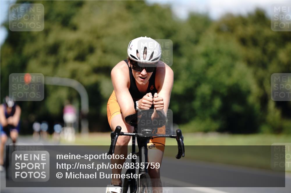 07.09.2025 - 19. Norderstedt Triathlon Michael Burmester http://msf.ph/oto/8835759 07.09.2025 13:55:47 Radfahren 417, 1001, 1042 meine-sportfotos.de