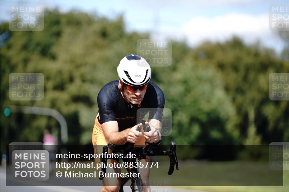 07.09.2025 - 19. Norderstedt Triathlon Michael Burmester http://msf.ph/oto/8835774 07.09.2025 13:55:54 Radfahren 1000 meine-sportfotos.de