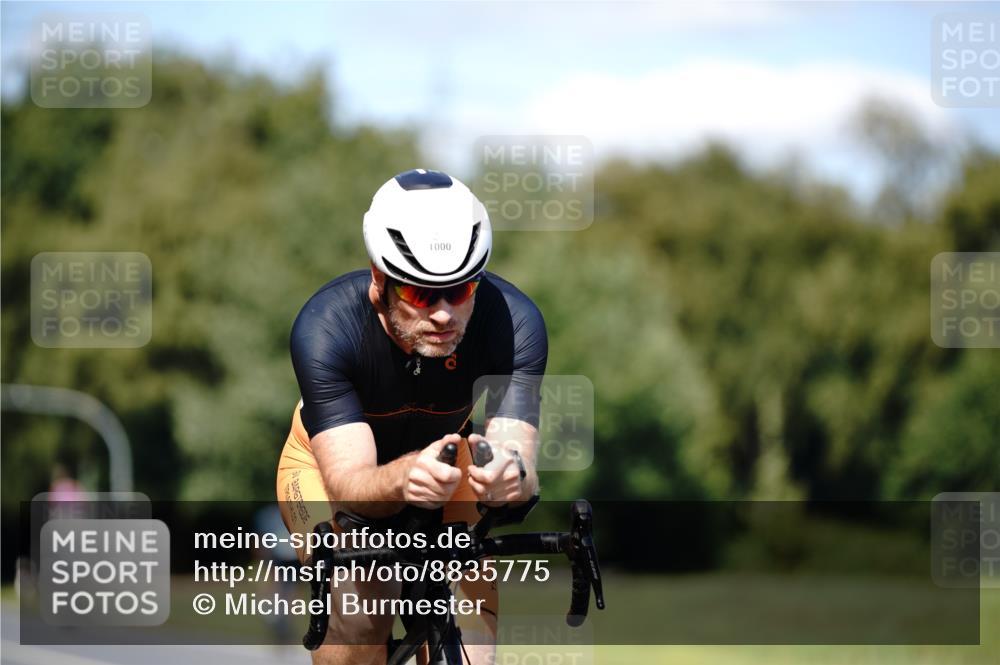 07.09.2025 - 19. Norderstedt Triathlon Michael Burmester http://msf.ph/oto/8835775 07.09.2025 13:55:54 Radfahren 1000 meine-sportfotos.de