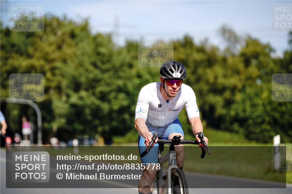 07.09.2025 - 19. Norderstedt Triathlon Michael Burmester http://msf.ph/oto/8835778 07.09.2025 12:36:24 Radfahren 174, 1261 meine-sportfotos.de