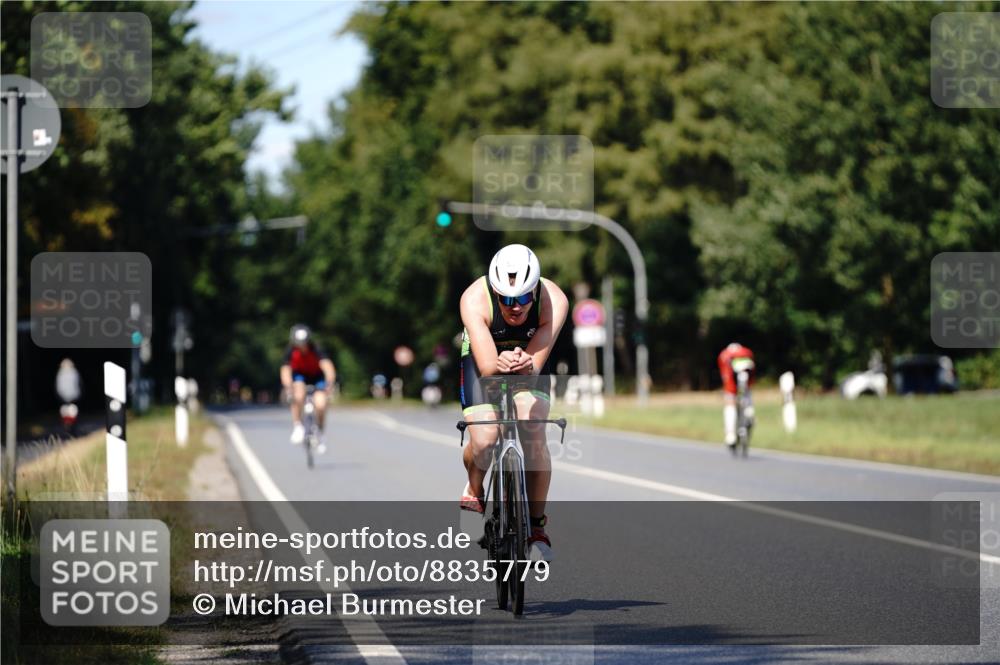 07.09.2025 - 19. Norderstedt Triathlon Michael Burmester http://msf.ph/oto/8835779 07.09.2025 13:56:02 Radfahren 993 meine-sportfotos.de
