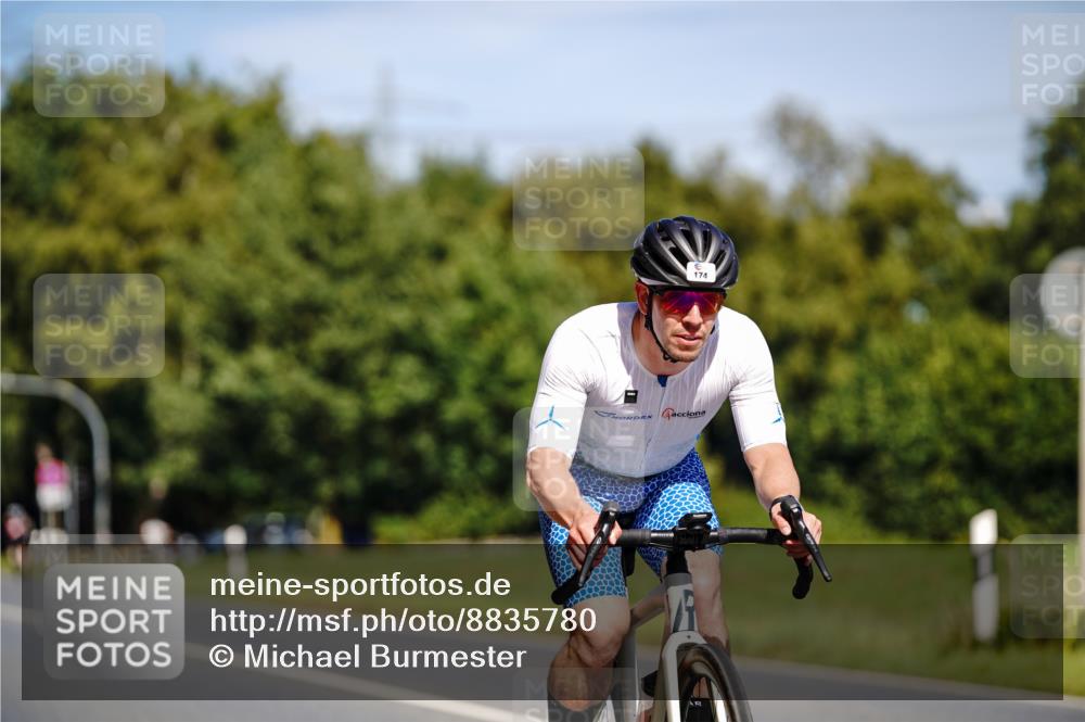 07.09.2025 - 19. Norderstedt Triathlon Michael Burmester http://msf.ph/oto/8835780 07.09.2025 12:36:24 Radfahren 174, 1261 meine-sportfotos.de