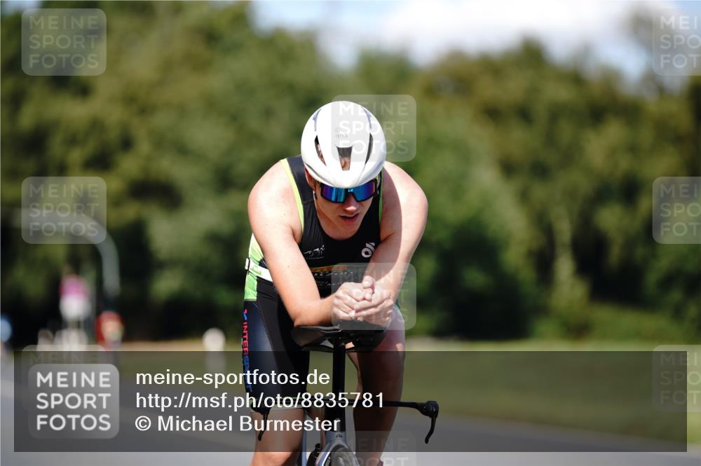 07.09.2025 - 19. Norderstedt Triathlon Michael Burmester http://msf.ph/oto/8835781 07.09.2025 13:56:03 Radfahren 993 meine-sportfotos.de
