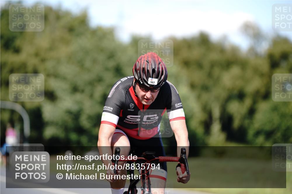 07.09.2025 - 19. Norderstedt Triathlon Michael Burmester http://msf.ph/oto/8835794 07.09.2025 13:56:27 Radfahren 987 meine-sportfotos.de