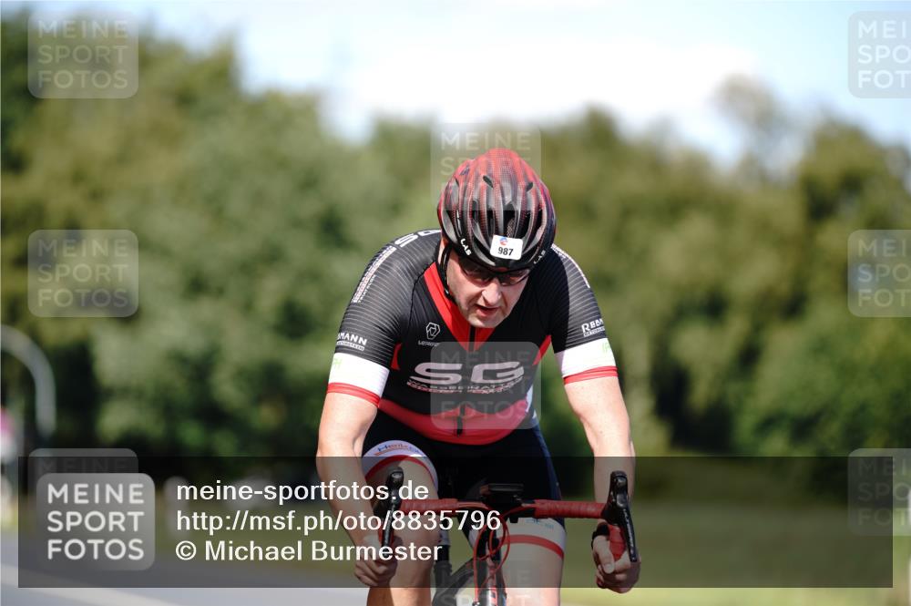 07.09.2025 - 19. Norderstedt Triathlon Michael Burmester http://msf.ph/oto/8835796 07.09.2025 13:56:27 Radfahren 987 meine-sportfotos.de
