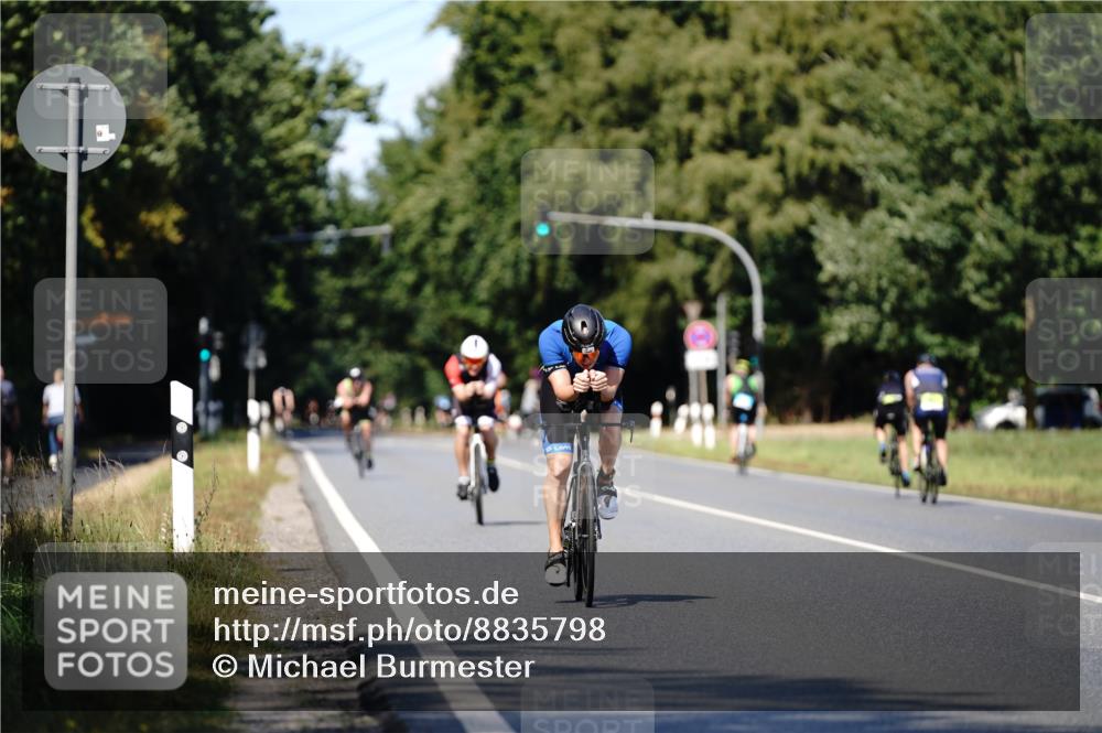 07.09.2025 - 19. Norderstedt Triathlon Michael Burmester http://msf.ph/oto/8835798 07.09.2025 13:56:43 Radfahren 1008 meine-sportfotos.de