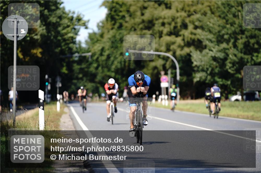 07.09.2025 - 19. Norderstedt Triathlon Michael Burmester http://msf.ph/oto/8835800 07.09.2025 13:56:43 Radfahren 1008 meine-sportfotos.de