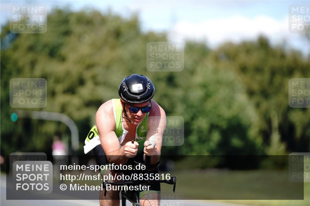 07.09.2025 - 19. Norderstedt Triathlon Michael Burmester http://msf.ph/oto/8835816 07.09.2025 13:56:51 Radfahren 1005 meine-sportfotos.de