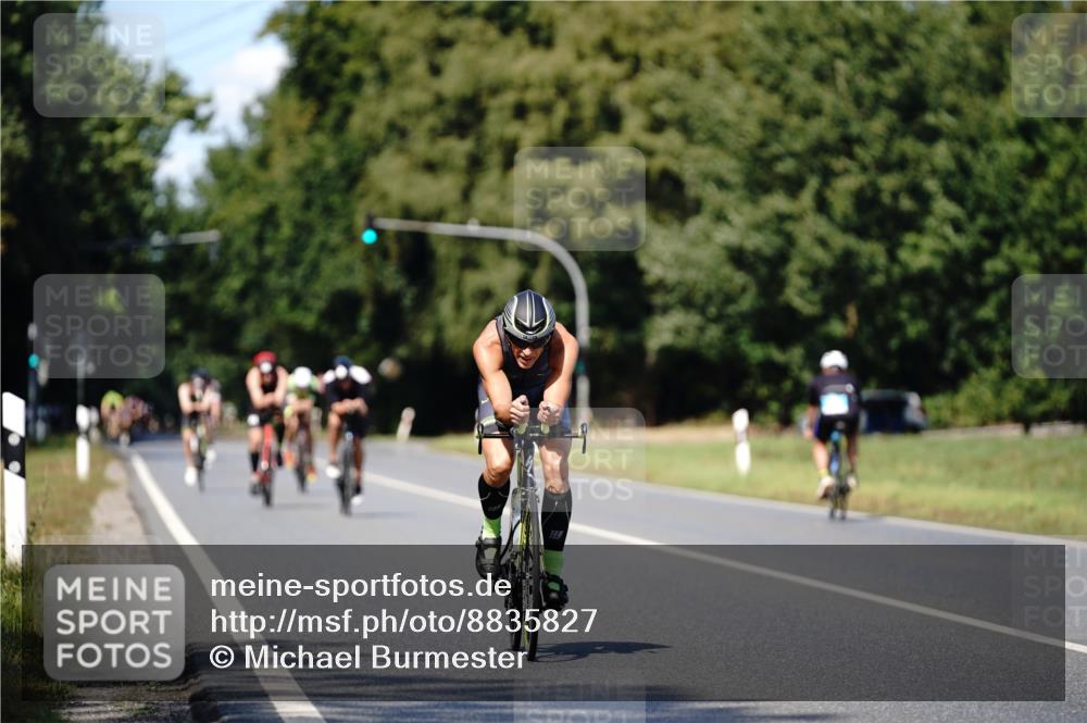 07.09.2025 - 19. Norderstedt Triathlon Michael Burmester http://msf.ph/oto/8835827 07.09.2025 13:57:17 Radfahren 1457 meine-sportfotos.de