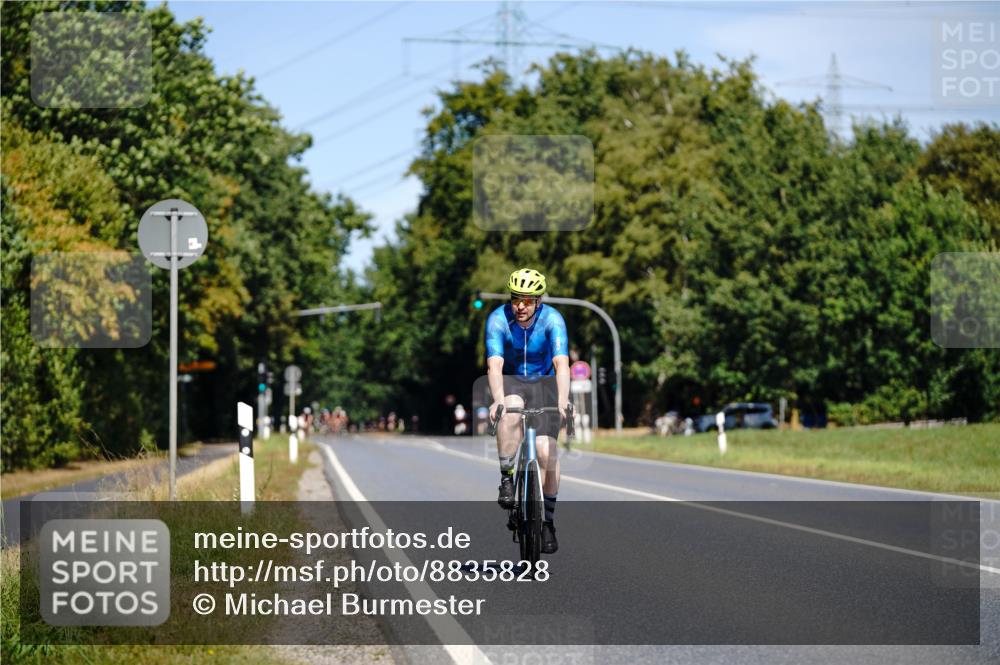 07.09.2025 - 19. Norderstedt Triathlon Michael Burmester http://msf.ph/oto/8835828 07.09.2025 12:37:01 Radfahren 153 meine-sportfotos.de