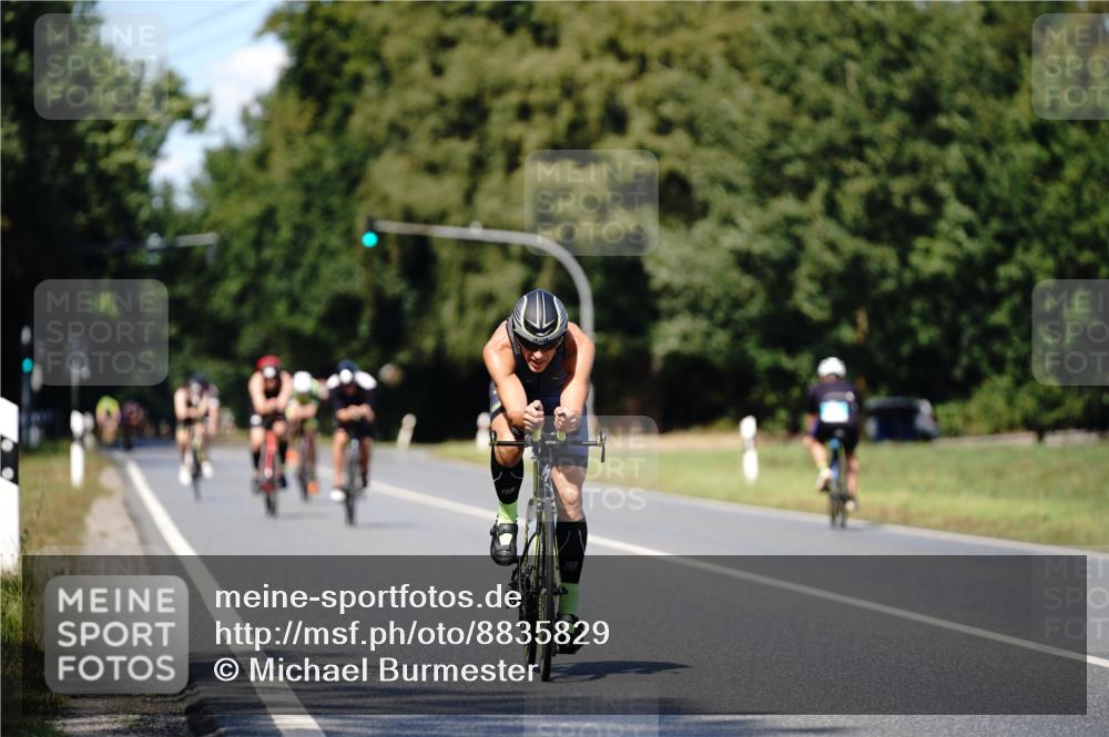 07.09.2025 - 19. Norderstedt Triathlon Michael Burmester http://msf.ph/oto/8835829 07.09.2025 13:57:17 Radfahren 1457 meine-sportfotos.de