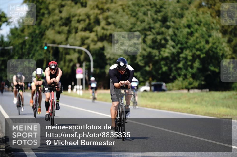 07.09.2025 - 19. Norderstedt Triathlon Michael Burmester http://msf.ph/oto/8835835 07.09.2025 13:57:20 Radfahren 994, 1027, 1036, 1457, 1469 meine-sportfotos.de