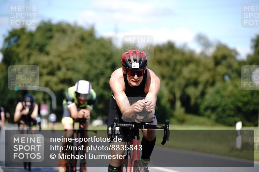 07.09.2025 - 19. Norderstedt Triathlon Michael Burmester http://msf.ph/oto/8835843 07.09.2025 13:57:23 Radfahren 986, 994, 1027, 1036, 1469 meine-sportfotos.de