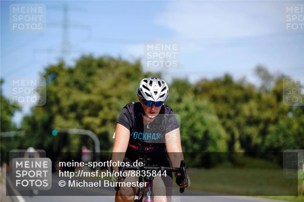 07.09.2025 - 19. Norderstedt Triathlon Michael Burmester http://msf.ph/oto/8835844 07.09.2025 12:37:25 Radfahren 1268 meine-sportfotos.de
