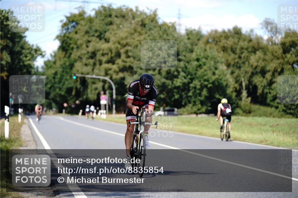 07.09.2025 - 19. Norderstedt Triathlon Michael Burmester http://msf.ph/oto/8835854 07.09.2025 13:57:26 Radfahren 986, 994, 1469 meine-sportfotos.de