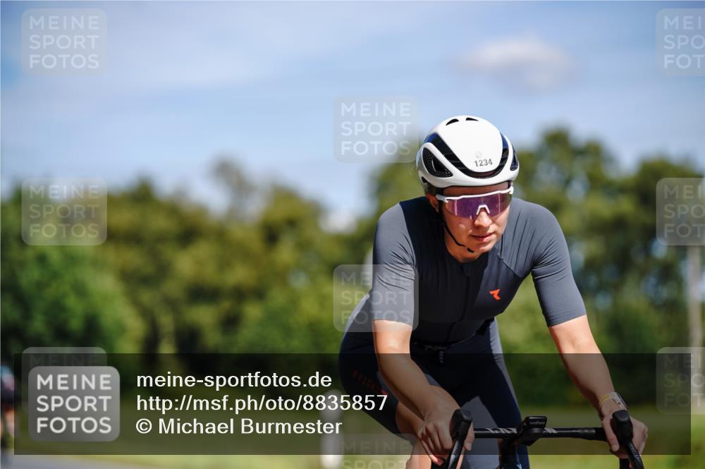 07.09.2025 - 19. Norderstedt Triathlon Michael Burmester http://msf.ph/oto/8835857 07.09.2025 12:37:31 Radfahren 1234, 1373 meine-sportfotos.de