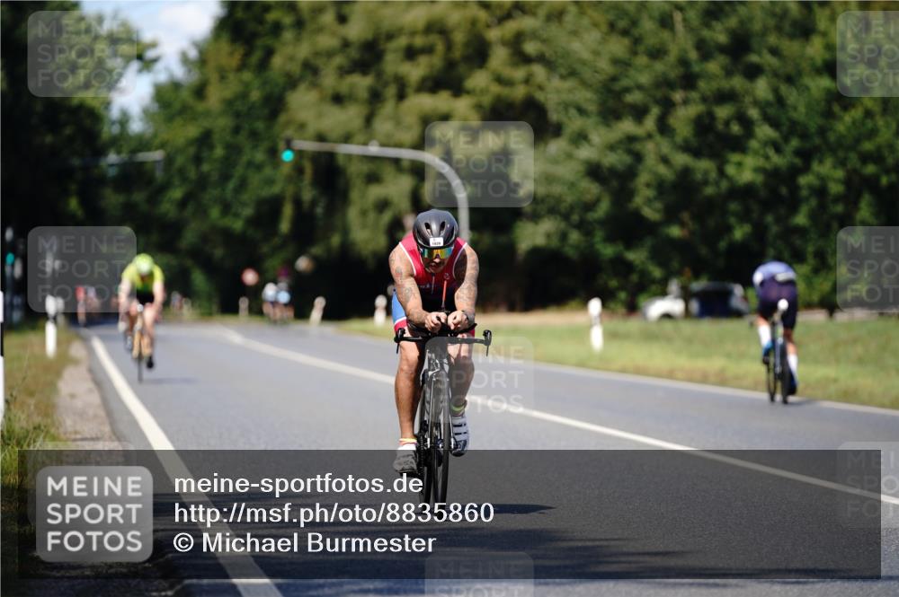 07.09.2025 - 19. Norderstedt Triathlon Michael Burmester http://msf.ph/oto/8835860 07.09.2025 13:57:32 Radfahren 1020 meine-sportfotos.de