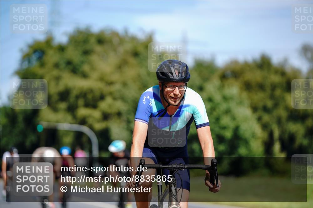 07.09.2025 - 19. Norderstedt Triathlon Michael Burmester http://msf.ph/oto/8835865 07.09.2025 12:37:35 Radfahren 219, 220 meine-sportfotos.de
