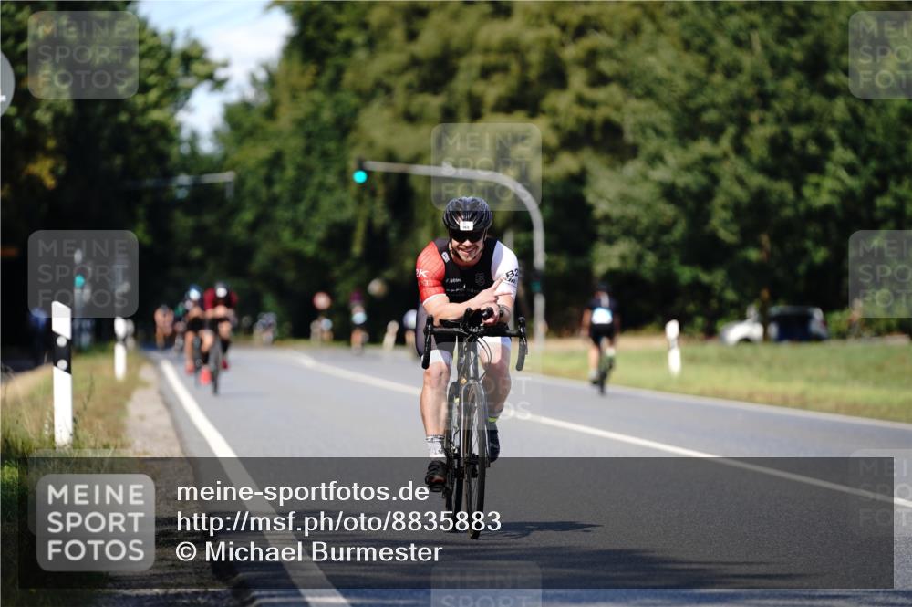07.09.2025 - 19. Norderstedt Triathlon Michael Burmester http://msf.ph/oto/8835883 07.09.2025 13:57:49 Radfahren 968 meine-sportfotos.de