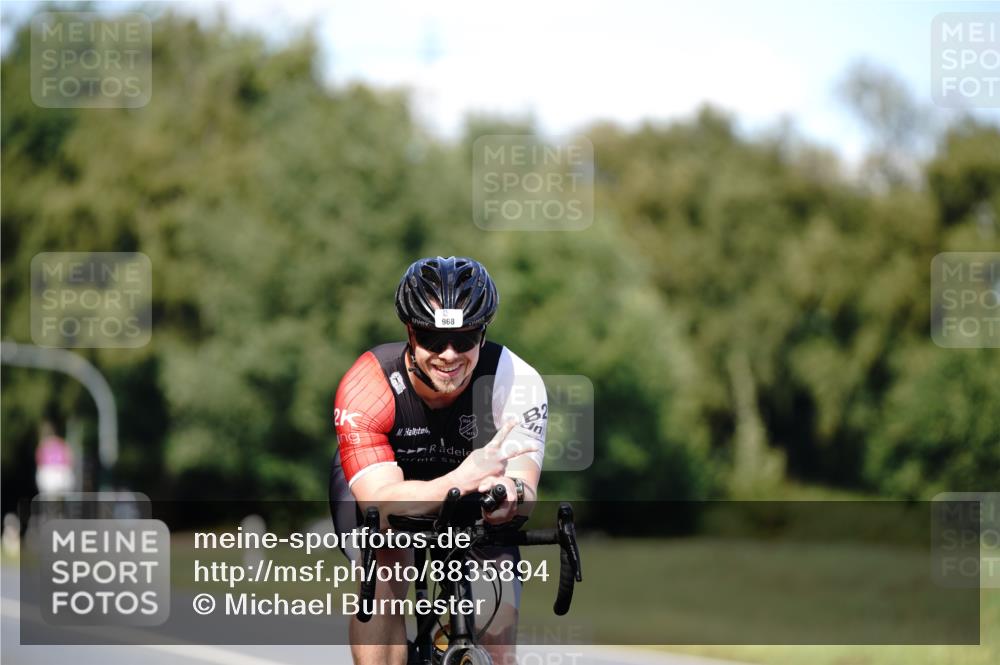 07.09.2025 - 19. Norderstedt Triathlon Michael Burmester http://msf.ph/oto/8835894 07.09.2025 13:57:50 Radfahren 968 meine-sportfotos.de