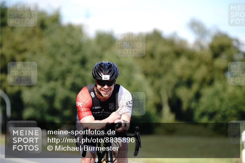 07.09.2025 - 19. Norderstedt Triathlon Michael Burmester http://msf.ph/oto/8835896 07.09.2025 13:57:50 Radfahren 968 meine-sportfotos.de
