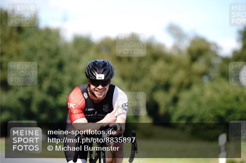 07.09.2025 - 19. Norderstedt Triathlon Michael Burmester http://msf.ph/oto/8835897 07.09.2025 13:57:50 Radfahren 968 meine-sportfotos.de