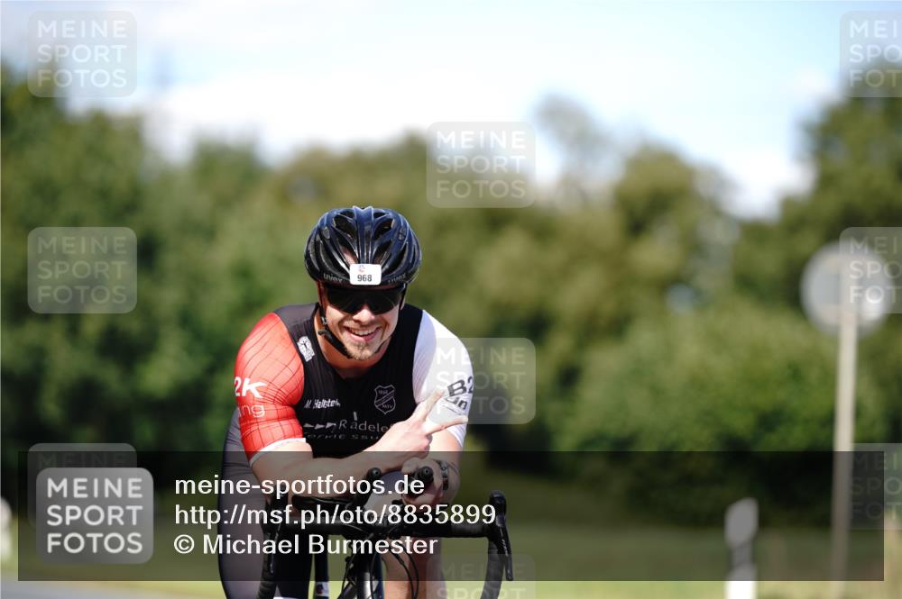 07.09.2025 - 19. Norderstedt Triathlon Michael Burmester http://msf.ph/oto/8835899 07.09.2025 13:57:50 Radfahren 968 meine-sportfotos.de