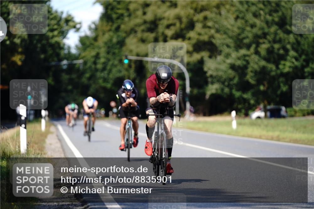 07.09.2025 - 19. Norderstedt Triathlon Michael Burmester http://msf.ph/oto/8835901 07.09.2025 13:57:53 Radfahren 393, 964, 968 meine-sportfotos.de
