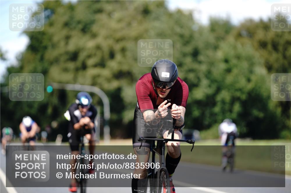 07.09.2025 - 19. Norderstedt Triathlon Michael Burmester http://msf.ph/oto/8835906 07.09.2025 13:57:54 Radfahren 393, 964 meine-sportfotos.de