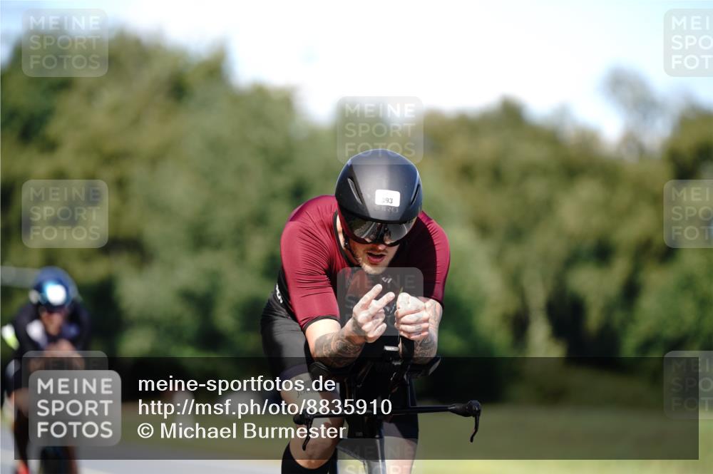 07.09.2025 - 19. Norderstedt Triathlon Michael Burmester http://msf.ph/oto/8835910 07.09.2025 13:57:55 Radfahren 393, 964, 1010 meine-sportfotos.de