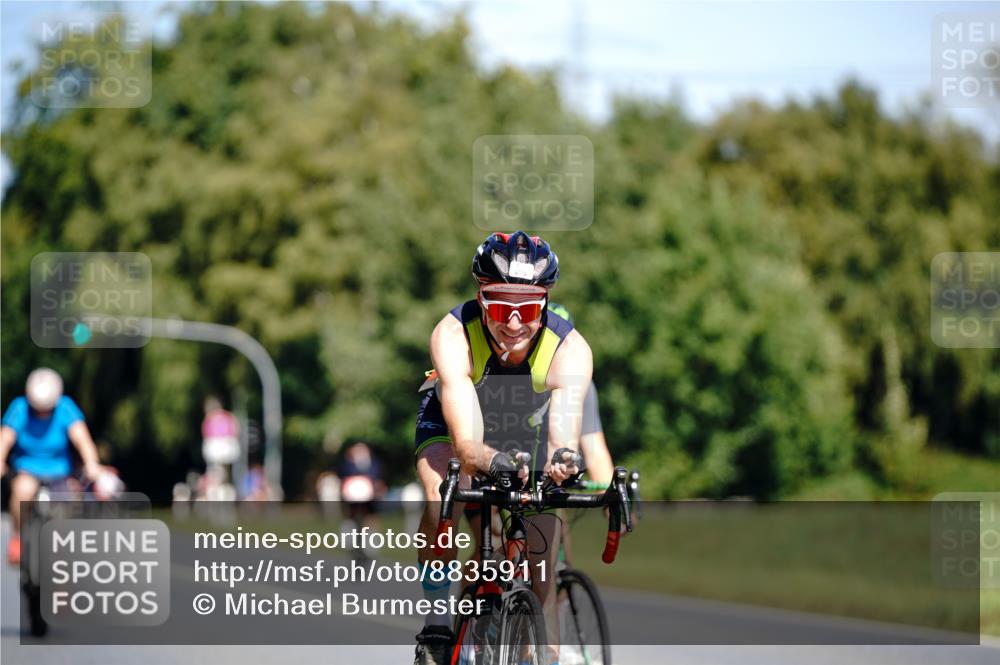 07.09.2025 - 19. Norderstedt Triathlon Michael Burmester http://msf.ph/oto/8835911 07.09.2025 12:38:01 Radfahren 205, 274, 301 meine-sportfotos.de