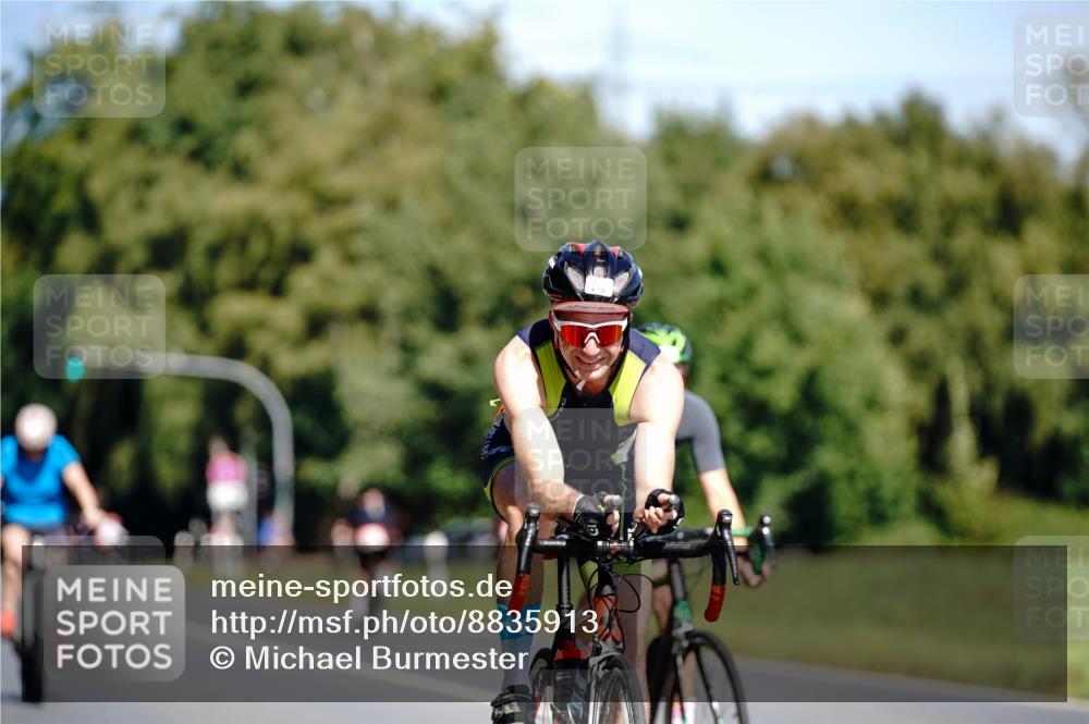 07.09.2025 - 19. Norderstedt Triathlon Michael Burmester http://msf.ph/oto/8835913 07.09.2025 12:38:01 Radfahren 205, 274, 301 meine-sportfotos.de