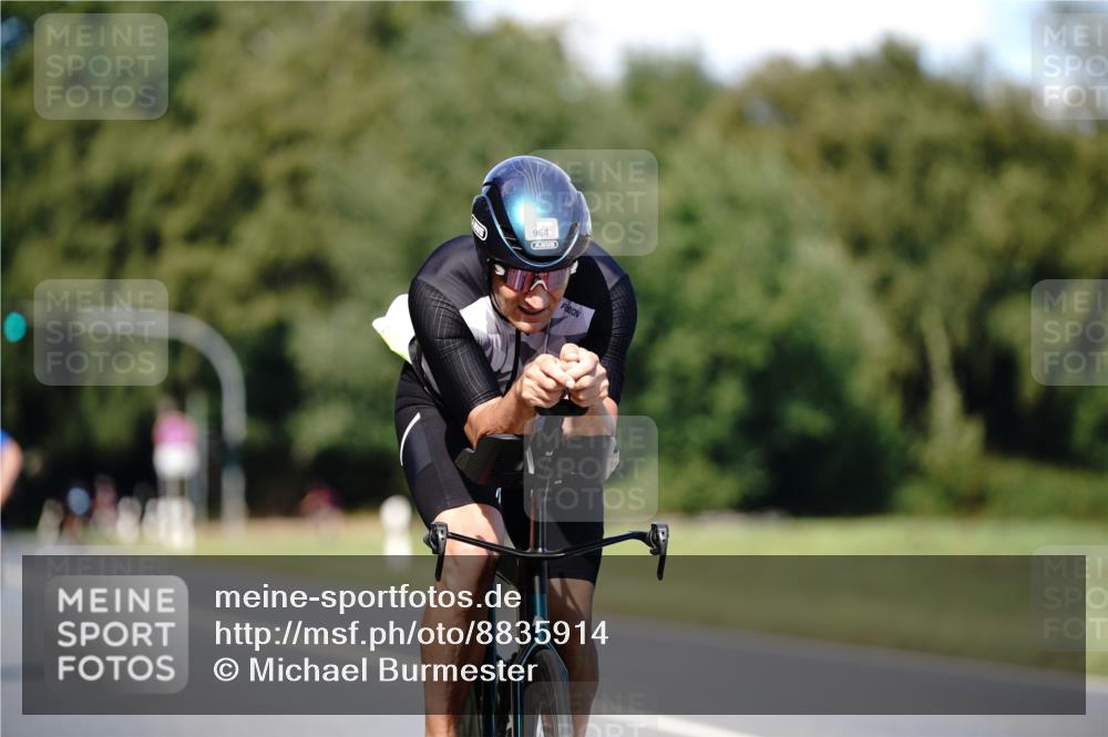 07.09.2025 - 19. Norderstedt Triathlon Michael Burmester http://msf.ph/oto/8835914 07.09.2025 13:57:55 Radfahren 393, 964, 1010 meine-sportfotos.de