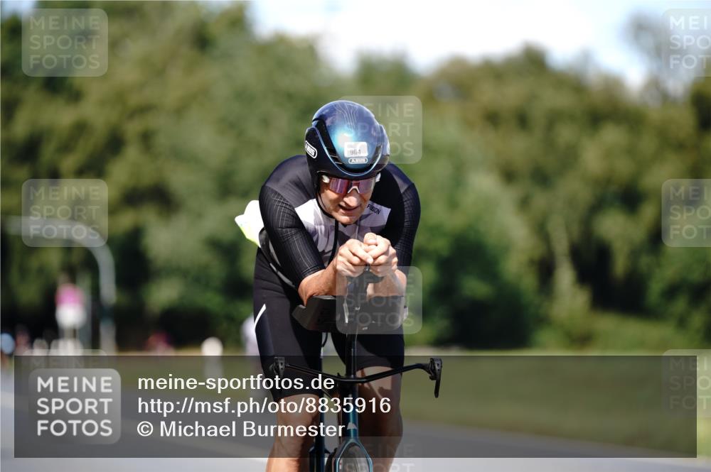 07.09.2025 - 19. Norderstedt Triathlon Michael Burmester http://msf.ph/oto/8835916 07.09.2025 13:57:56 Radfahren 393, 964, 1010 meine-sportfotos.de