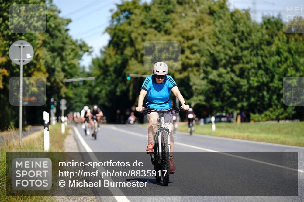 07.09.2025 - 19. Norderstedt Triathlon Michael Burmester http://msf.ph/oto/8835917 07.09.2025 12:38:04 Radfahren 205, 301, 1252 meine-sportfotos.de