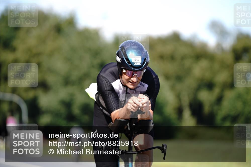 07.09.2025 - 19. Norderstedt Triathlon Michael Burmester http://msf.ph/oto/8835918 07.09.2025 13:57:56 Radfahren 393, 964, 1010 meine-sportfotos.de
