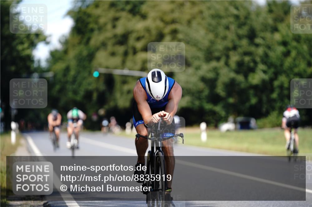 07.09.2025 - 19. Norderstedt Triathlon Michael Burmester http://msf.ph/oto/8835919 07.09.2025 13:57:57 Radfahren 393, 964, 1010 meine-sportfotos.de