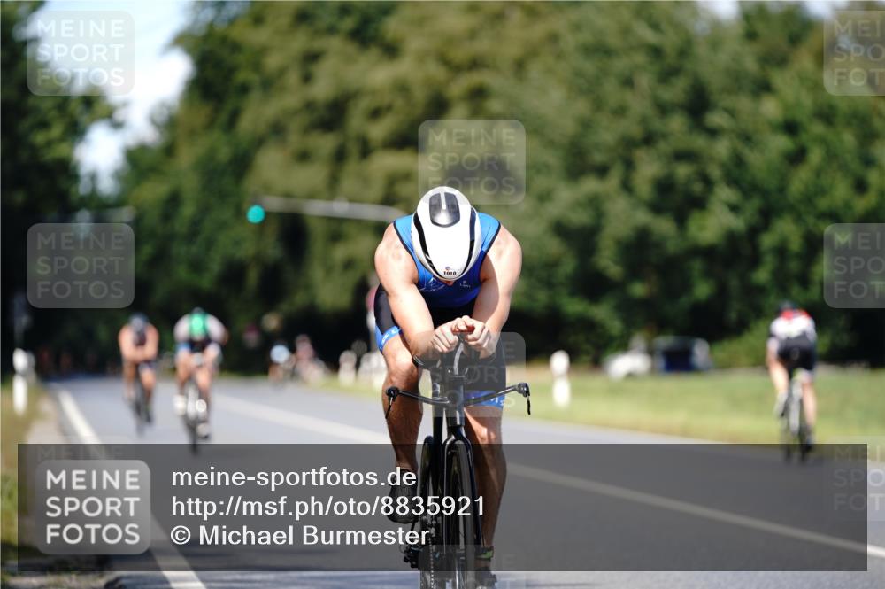 07.09.2025 - 19. Norderstedt Triathlon Michael Burmester http://msf.ph/oto/8835921 07.09.2025 13:57:58 Radfahren 964, 1010 meine-sportfotos.de