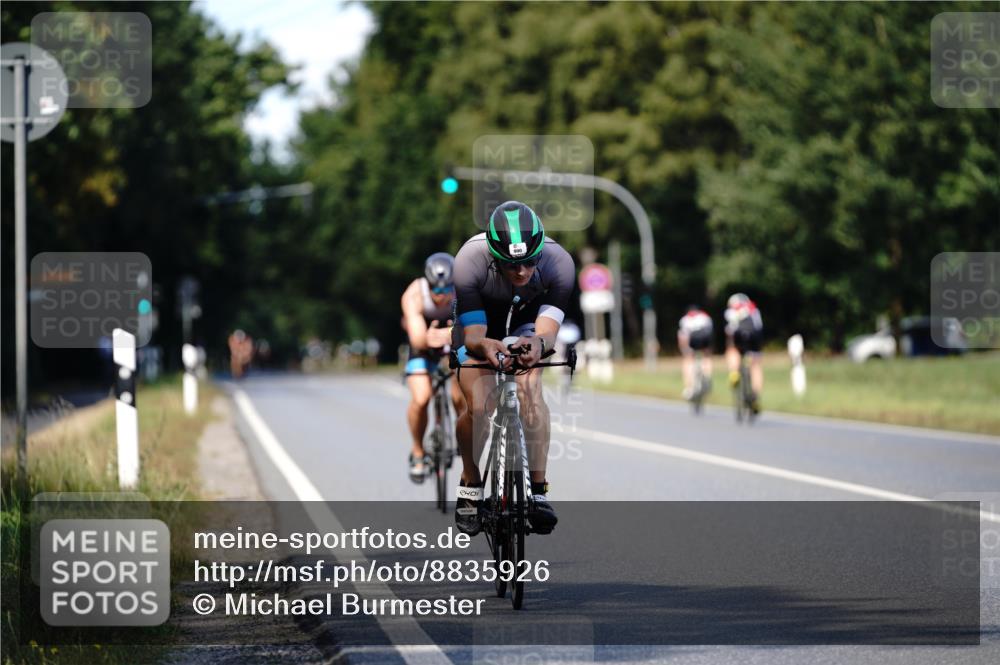 07.09.2025 - 19. Norderstedt Triathlon Michael Burmester http://msf.ph/oto/8835926 07.09.2025 13:58:01 Radfahren 990, 992, 1010 meine-sportfotos.de
