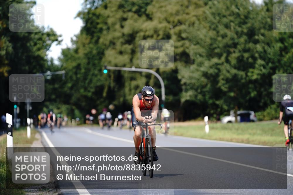 07.09.2025 - 19. Norderstedt Triathlon Michael Burmester http://msf.ph/oto/8835942 07.09.2025 13:58:14 Radfahren 961 meine-sportfotos.de