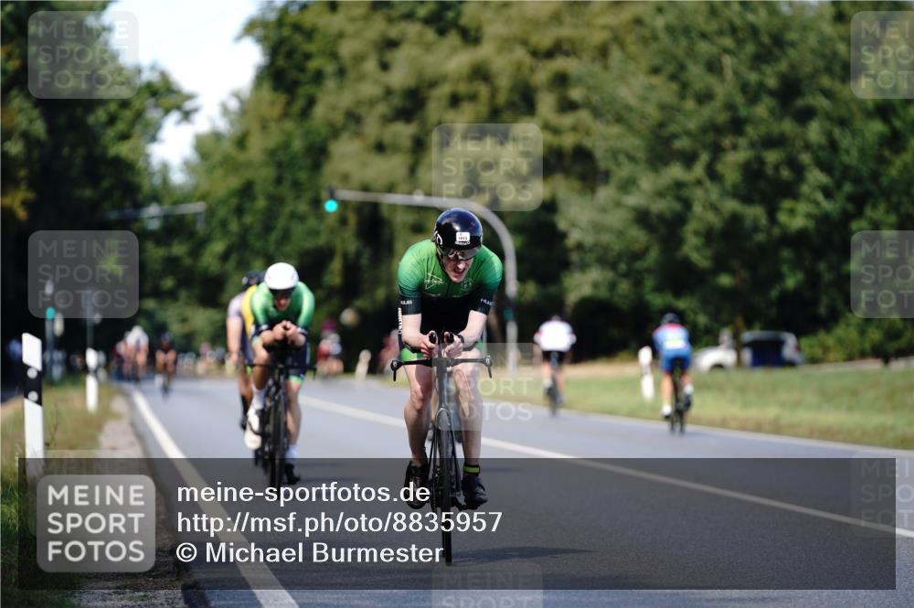 07.09.2025 - 19. Norderstedt Triathlon Michael Burmester http://msf.ph/oto/8835957 07.09.2025 13:58:27 Radfahren 959, 970, 1013, 1015, 1031 meine-sportfotos.de
