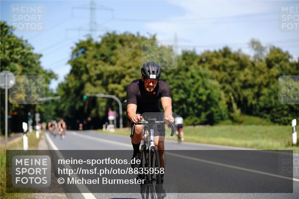 07.09.2025 - 19. Norderstedt Triathlon Michael Burmester http://msf.ph/oto/8835958 07.09.2025 12:38:24 Radfahren 712, 732 meine-sportfotos.de